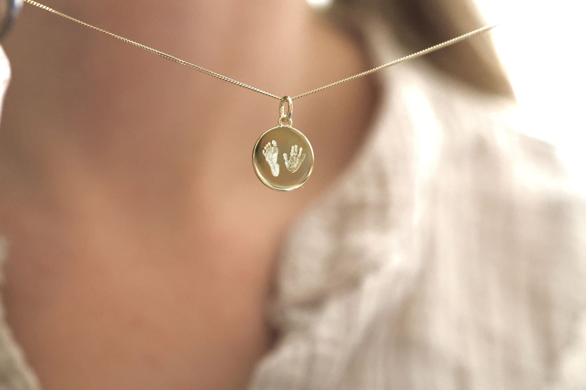 Halsketten mit Hand- und Fußabdruck Gravuren