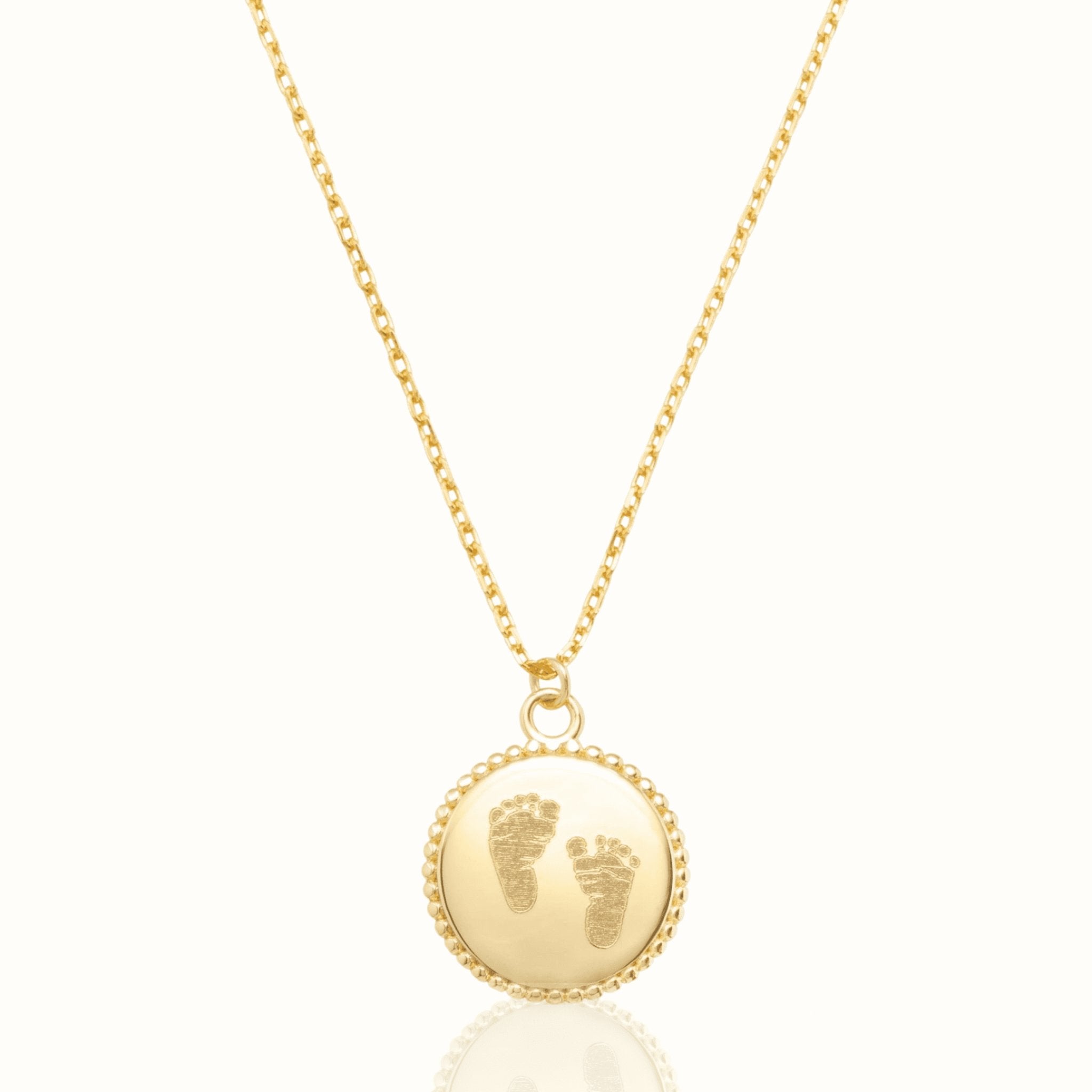 Personalisierte Kette Mit Babyfuss Gravur in Gold mit Verzierung | Emma & Marie