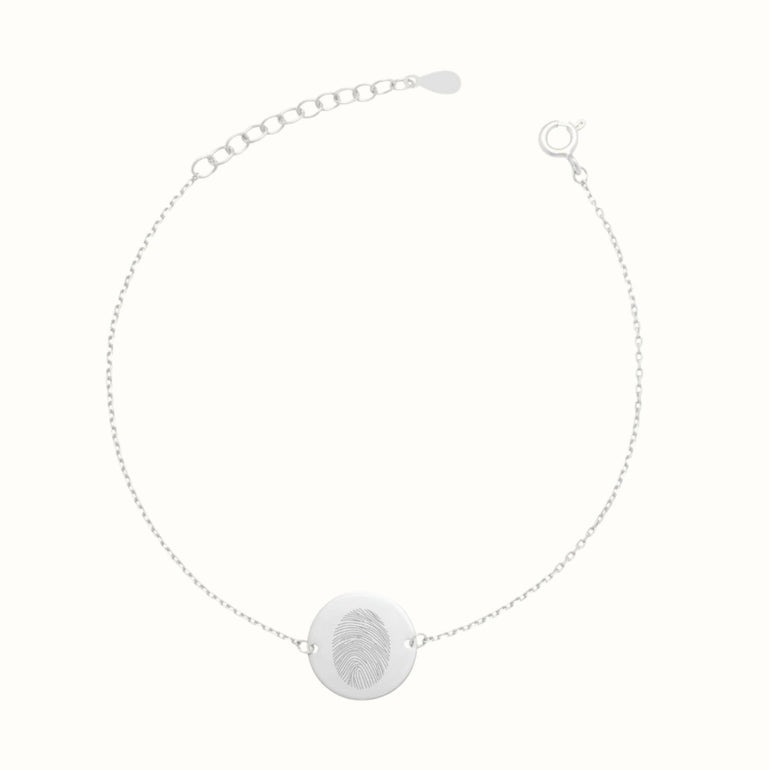 Personalisiertes Armband mit Fingerabdruck Gravur in 925 Sterlingsilber. Das perfekte Geschenk zur Geburt für Mamas | Emma & Marie Schmuck